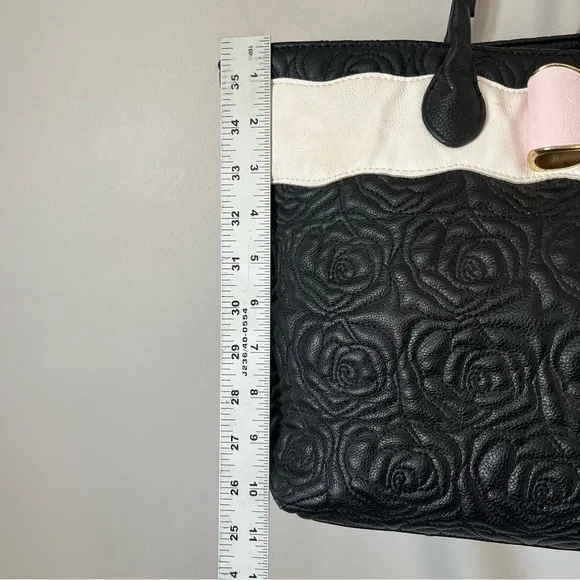 Betsey Johnson Black Quilted Rose Shoulder Tote Bag Black White Pink Bow Large - Picture 11 of 13